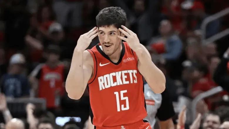 九游娱乐官网入口-火箭最惨球员诞生！为练阿门，谢泼德频繁折返跑，太可怜了！