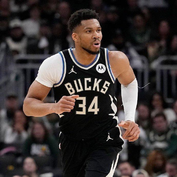 NBA东西部前十全出炉:榜首之争激烈 雄鹿领衔十队无缘季后赛